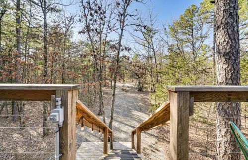 Bluebird Treehouse Near Kiamichi Mtns with Hot Tub - Foto 15
