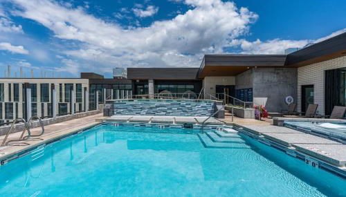 City Views! Luxury King bed gym pool HTub - Foto 5