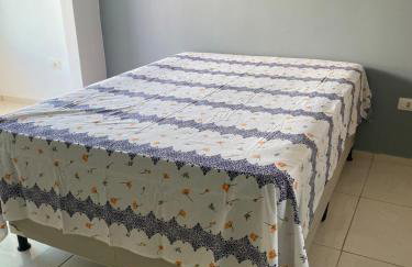 Casa em Candeias, Jaboatão - Wi-Fi Rápido e Ar Cond - Foto 13