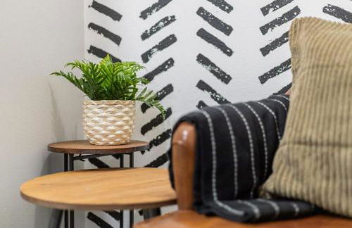 Light-filled retreat w hot tub & firepit - Foto 33