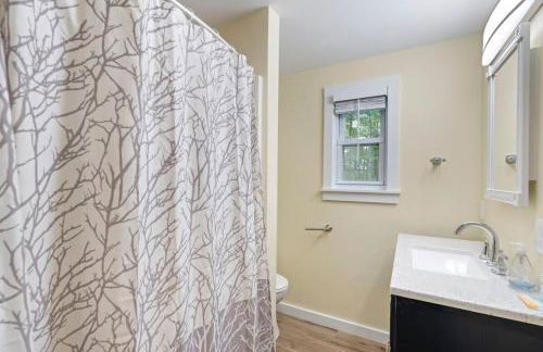 Gorgeous House on Highland Lake - Foto 13