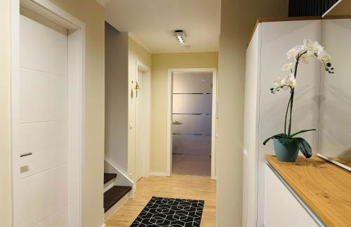 8 Personen Ferienhaus ,,Seegelblick" am Goitzschesee, erste Reihe am Strand mit Sauna, Whirlpool, Kamin, Wallbox & SUP - Foto 30