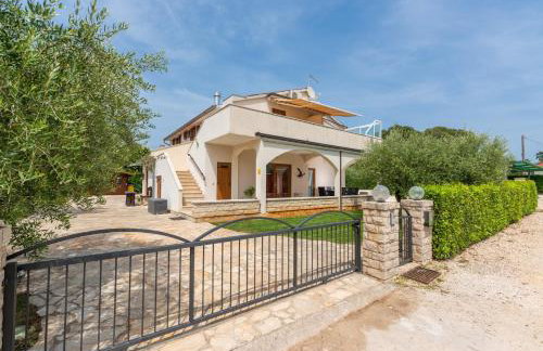 Holiday House Iris with Private Pool - Foto 49