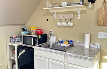 Near Downtown- Kitchen-washerdryer-parking - Foto 36