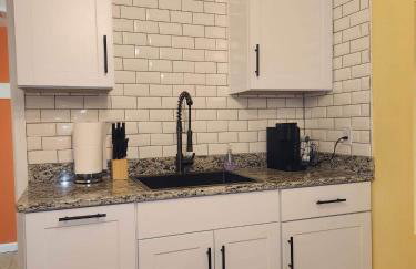 Medford Home And 2 Condos With Pool - Photo 41