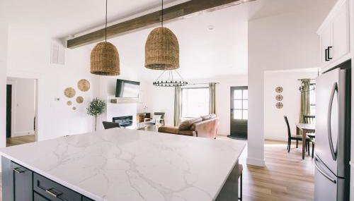 Aubrey Downtown Charmer - Smart TVs in every room! - Foto 1