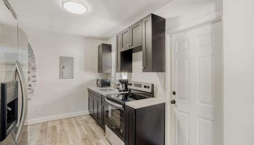 Lauderdale Breeze Villas - Luxury 3 BR Coastal Retreat - Foto 5, stove, pet friendly