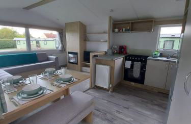 Woofles Luxury Caravan at Knaresborough Lido - Foto 22
