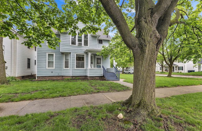 Unique Charmer: Outdoor Space & More Near Um 3 Bedroom Home by RedAwning - Foto 28