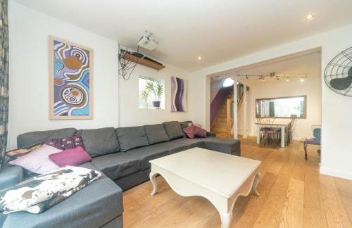 6 bedrooms beautiful home 3 bathrooms, quiet location with garden near Legoland Windsor Heathrow - Foto 8