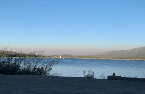 Spacious cozy chalet huge deck over seasonal creek - Foto 55