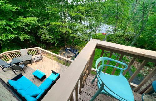 Spacious Waterfront Mansion wHot tubPoolTable - Foto 26