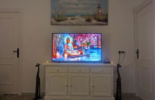 The Beach Hut with Lazy spa - Foto 5