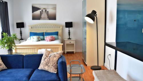 Light-Filled Apt Steps to Beach Convention Center - Foto 2