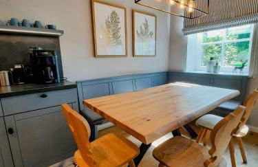 Forestry Chic Flat With Lake And Forest View - Photo 1