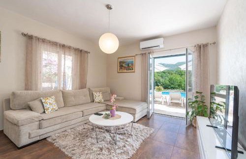 Villa Petmat - with private pool and 6 bedrooms - Photo 26