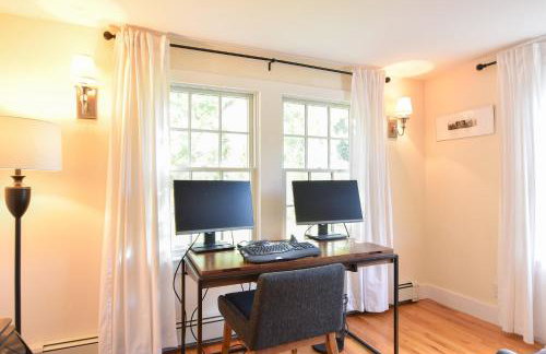 Pristine Multi-Family Home w Barn Game Room - Foto 10