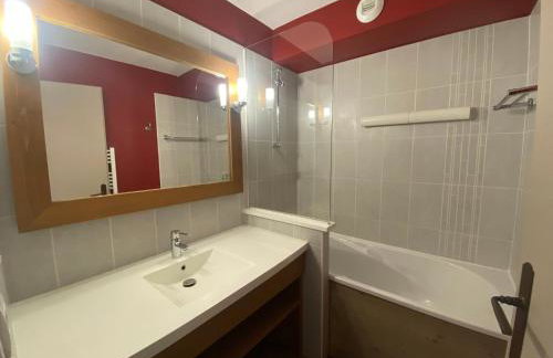 Appartement skis aux pieds avec parking à La Tania - FR-1-513-77 - Photo 11