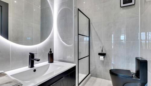 Entire Home with Local Restaurants and Lodges - Photo 4