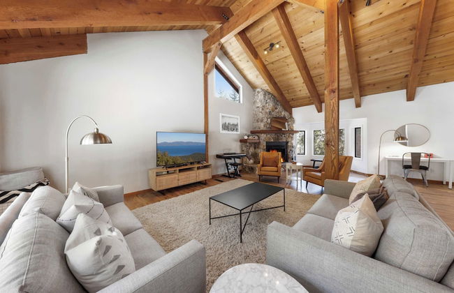 Bright & Modern Cabin Luxury Home in Carnelian Bay! - Foto 1