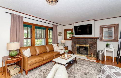 615 Ash Avenue - Modern Retreat w Hot Tub - Foto 1