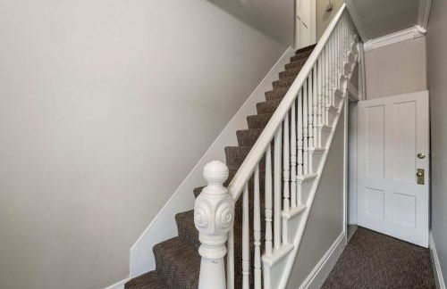 Sleek & Bright 1st Flr Studio Short -Midterm Stays - Photo 12