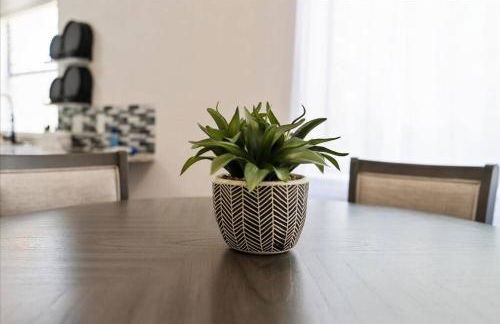 Super Comfy Home with Hot Tub! - Photo 3