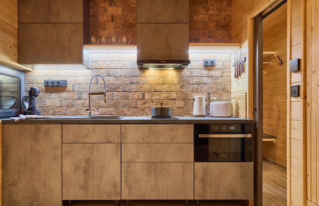 Luxe Timber Lodge & Pet Retreat - Photo 12