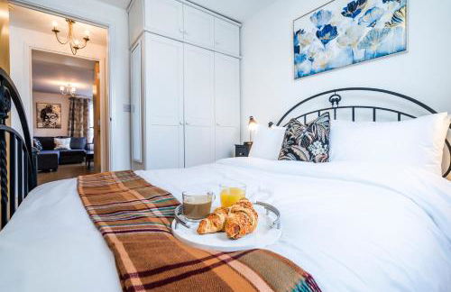 2BR Modern Flat With Free Parking - Foto 28