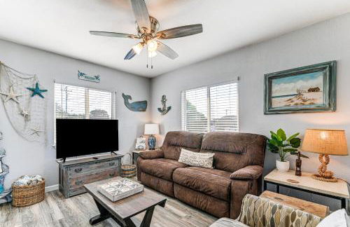Updated Home 2 Mi to Beach in Crescent City! - Foto 1