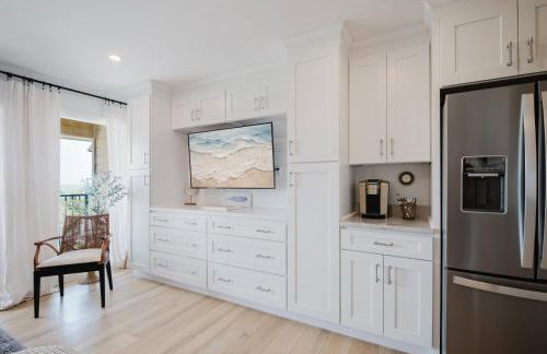 Top Floor Oceanview King Villa - Oceanfront Resort - Photo 17