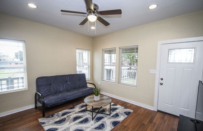 Renovated 2BR Near Downtown SA - Foto 20