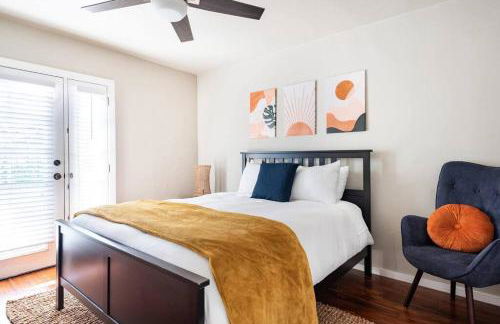 Charming Mid-Century Craftsman, Hot Tub with Serene Yard - Foto 27