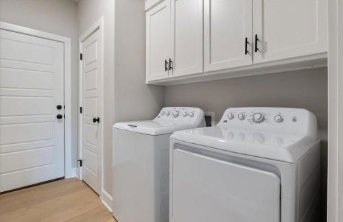 Accessible Lakeside Luxury at the 45mm w/ Private Dock, Sunset Views & More - Foto 42