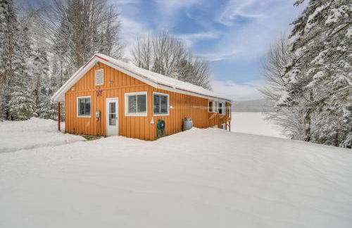 Pond and Snowmobile Trails On-Site Errol Escape! - Foto 1