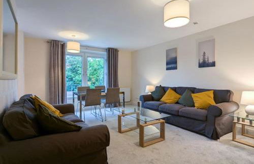 Parkgate 2 bed, private parking, Rosyth M90 - Photo 1