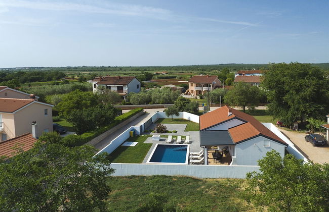 House in Valbandon Near Brijuni National Park - Photo 16
