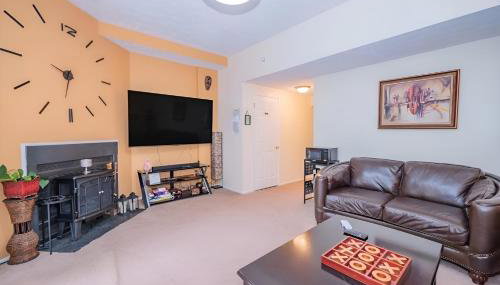 1Bedroom Newly Renovated Basement Suite with Parking - Foto 2