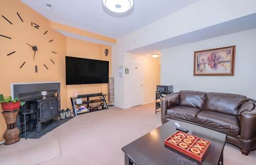 1Bedroom Newly Renovated Basement Suite with Parking - Foto 2