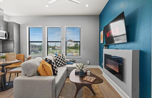 New suite with full Kitchen and Livingroom Dallas - Photo 12