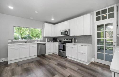 Entire Main level of Beautiful Historic Home - Foto 22