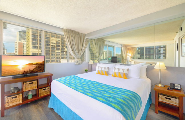 Cozy Studios at Aloha Surf Close to Waikiki Beach - Photo 13