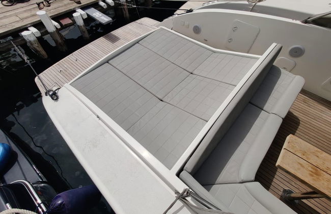 Fall in Love With the Amalfi Coast Charming Boat Rental in Naples - Foto 10