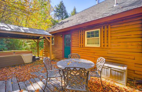 Andover Cabin Retreat with Hot Tub and Fireplace! - Foto 24