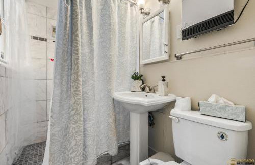 Cozy Evanston Villa with cinema and massage sofa - Foto 13