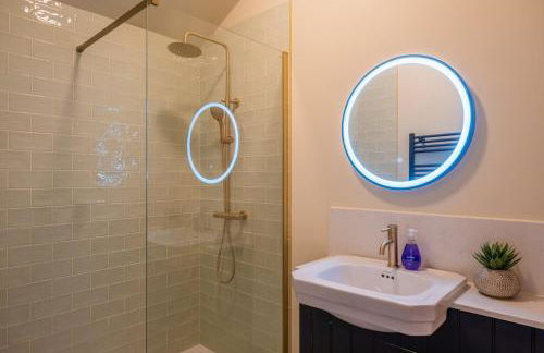 Luxury Riverside Duplex Apartment for 4 - Photo 5