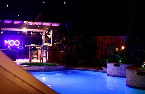 Serene 4BR Lux Home w Heated Spa Pool Massage Chair - Foto 47