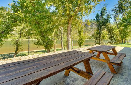 TroutFest Riverfront Norfork Home, Great Fishing - Foto 26