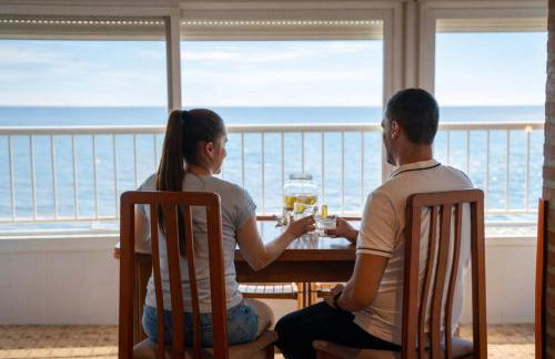 Apartamento en primera línea de playa con vistas al mar - Foto 13