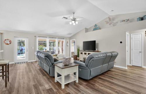 Spacious 4BR Retreat with Heated Pool & Spa home - Foto 13